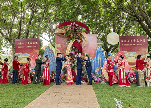 七夕节集体婚礼传递婚俗新风尚