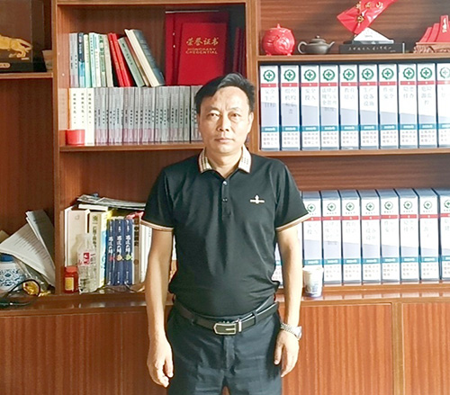 诚信铸企魂 爱心暖乡邻.jpg